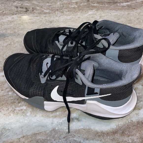 Nike Air Max basketball shoes - Picture 5 of 8